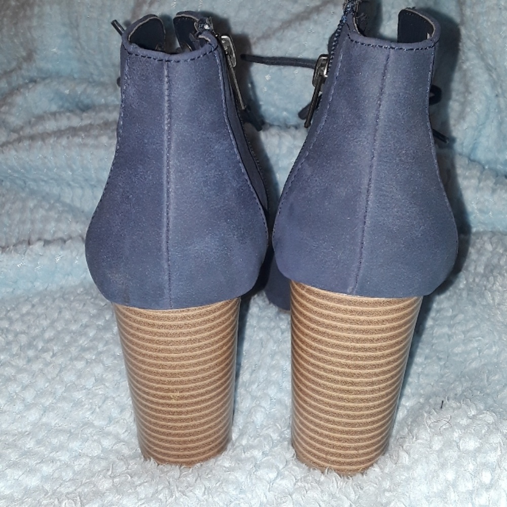 Shoes - Picture 3 of 3